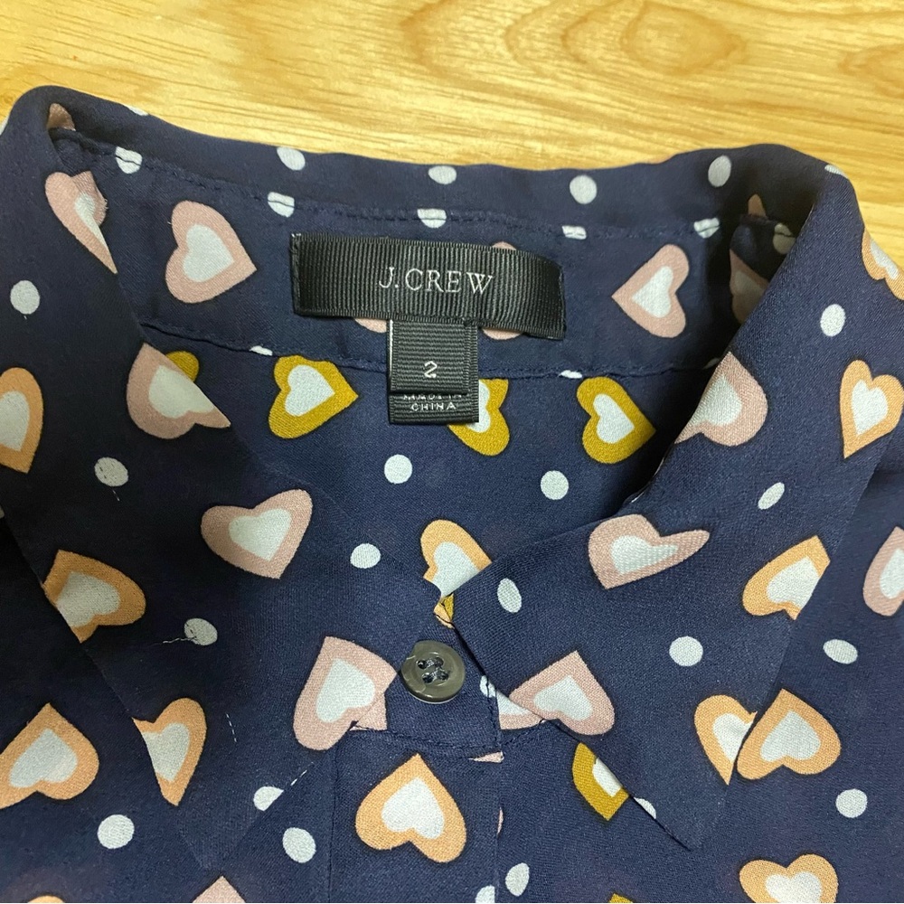 J. Crew Silk Navy Blue Heart Print Sleeveless Top Size 2 Button Down Blouse - Picture 5 of 13